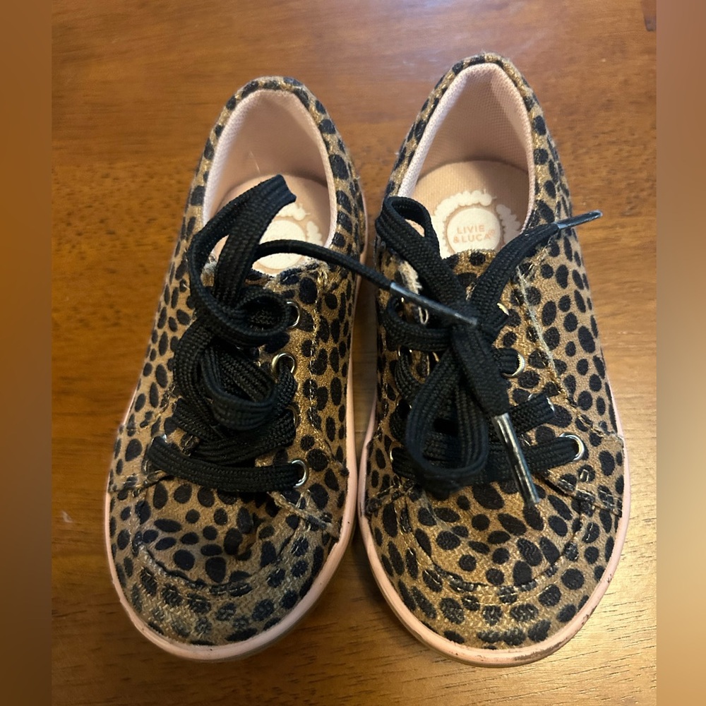 Livie and Luca Reeve Eco Sneaker Size 6 Leopard